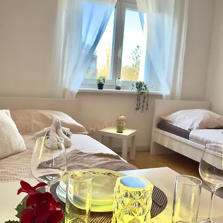 Quiet Near Airport Vienna #2 *