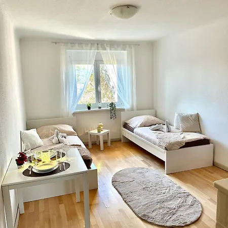 Quiet Near Airport Vienna #2 *