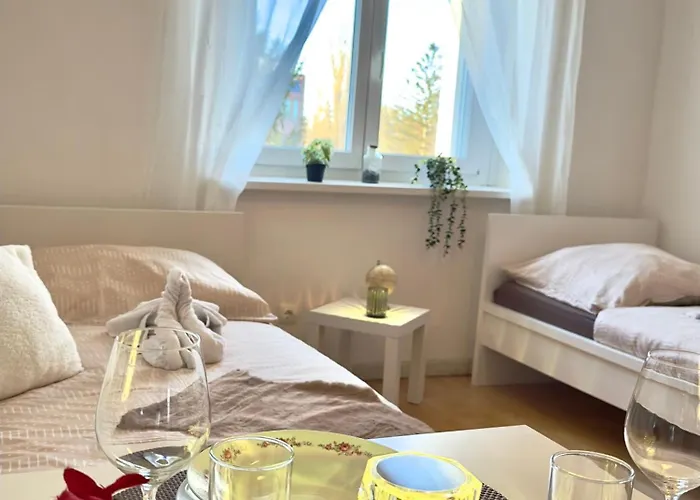 Quiet Near Airport Vienna #2 *