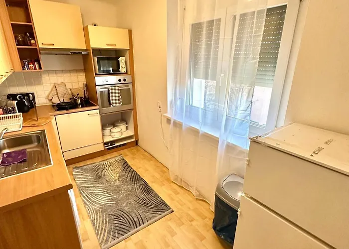 Quiet Near Airport Vienna #2 * Schwechat